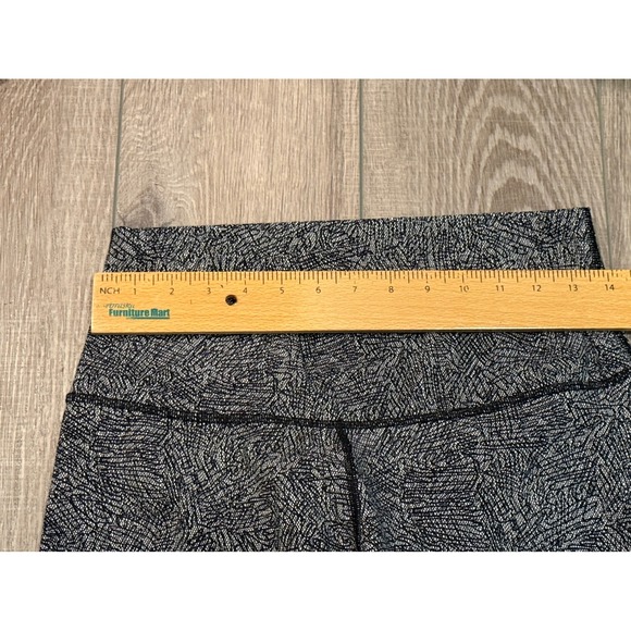 Lululemon High Rise 7/8 Leggings Black White Scribble Print Size 10 - Picture 3 of 7